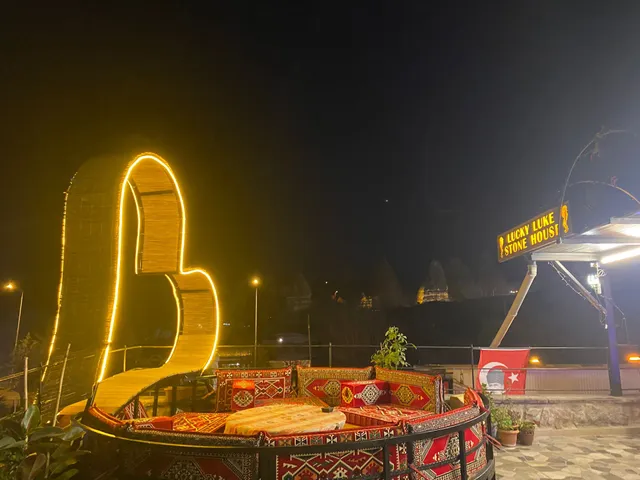 Lucky Luke Stone House