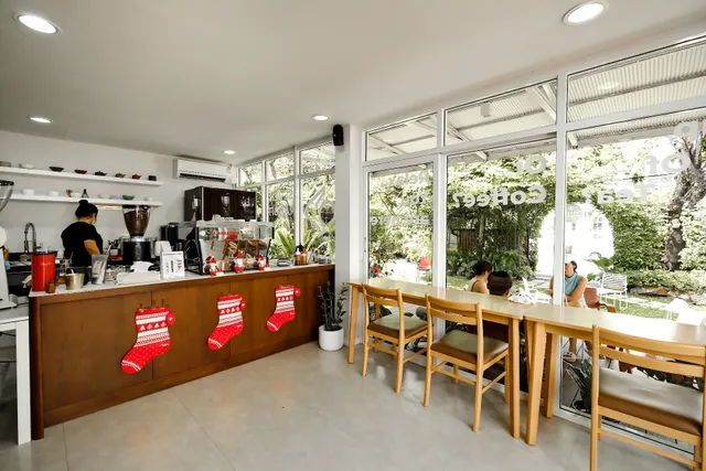 Seven Rabbit Coffee and Tea