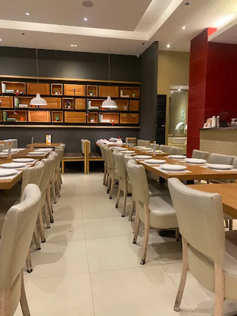 Kuya J SM City Clark