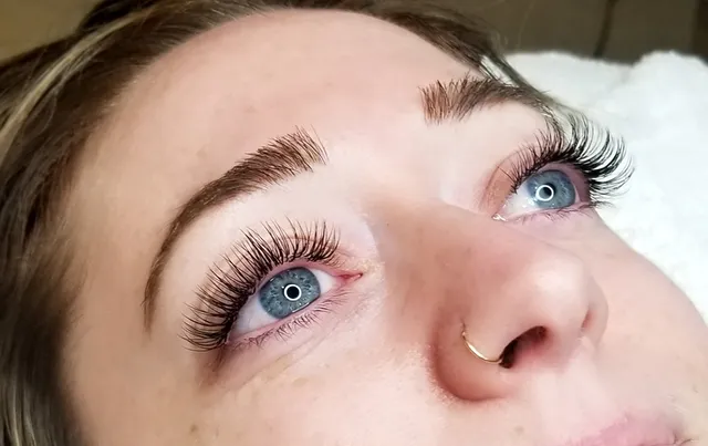 Classic Lashes by Kenzie