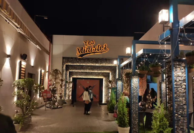 Yes Minister Bowling, Bar & Kitchen