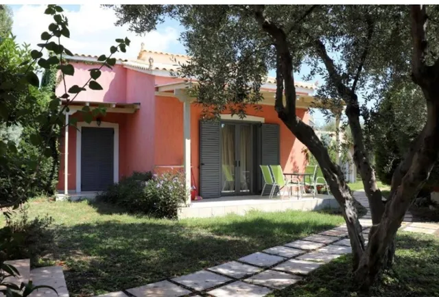 Vassia Holiday Home's