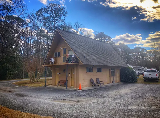 Parkwood Rv Park & Cottages