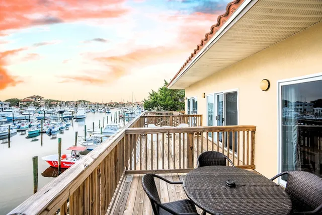 Inn At Camachee Harbor