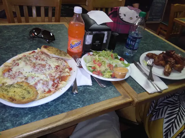 Grand Slam Pizza & Bar