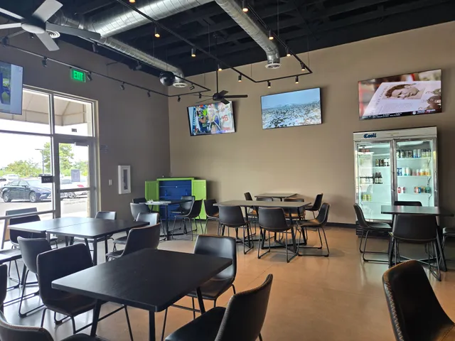 Manny’s Place Taproom & Wine Bar