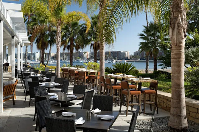 Beachside Restaurant & Bar