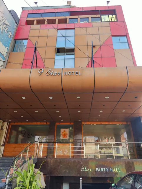 MD 9 Star Hotel