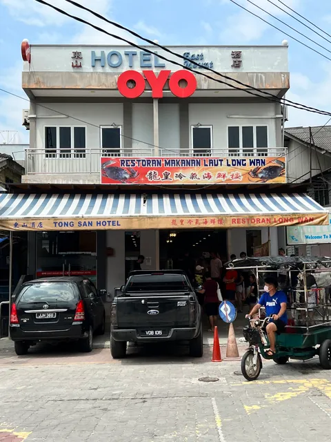 OYO 89915 East Mount Hotel