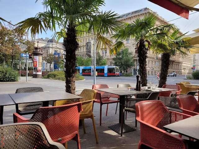 Cafe Restaurant Maximilian