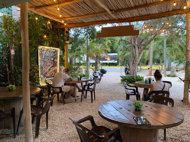 Caroline Taquería y Comida Mexicana