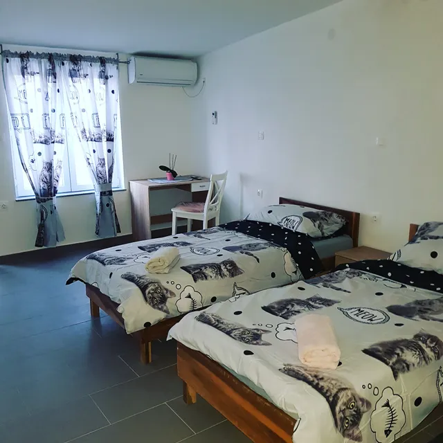 Pepi Sobe & Gold Hemp