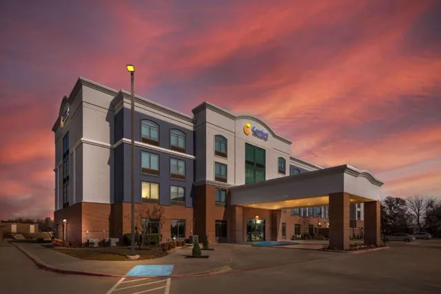 Comfort Inn & Suites Frisco East - McKinney