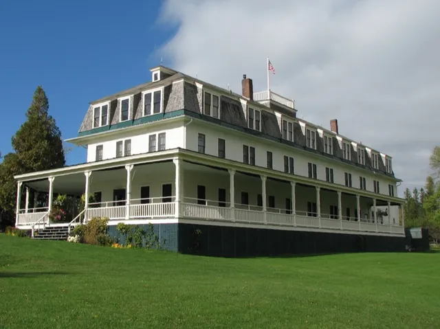 Grand Isle Lake House