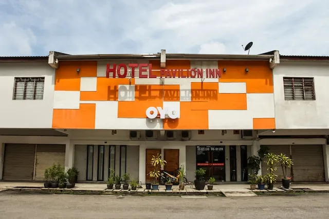 OYO 89454 Hotel Pavilion Inn