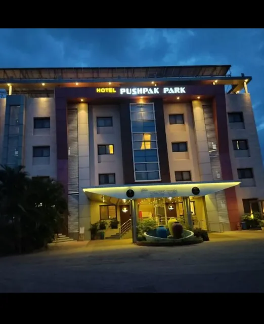 Hotel Pushpak Park