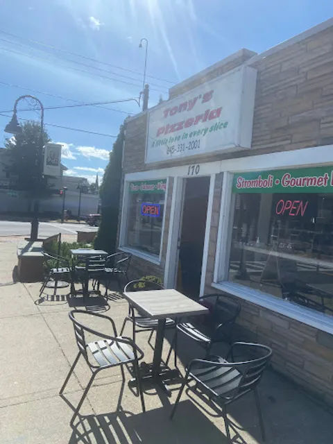 Tony's Pizzeria
