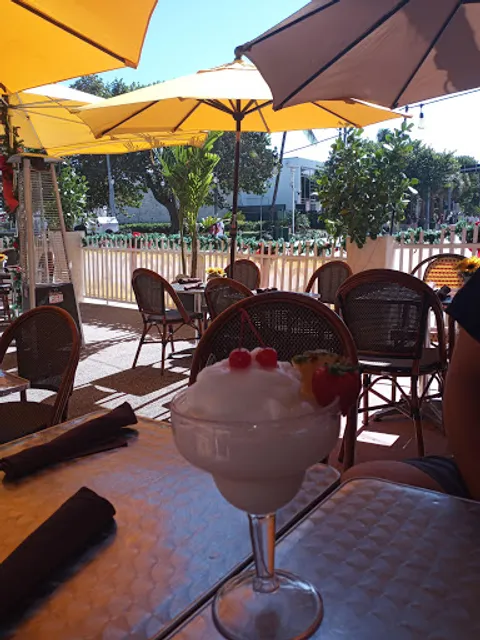 The Beach Food and Drinks