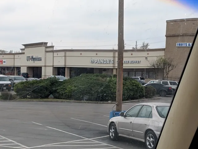 Greens CrossRoads shopping center