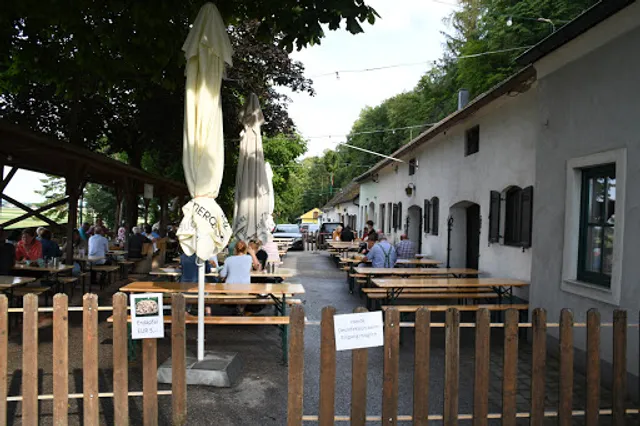 Heurigen / Weinbau Schabasser