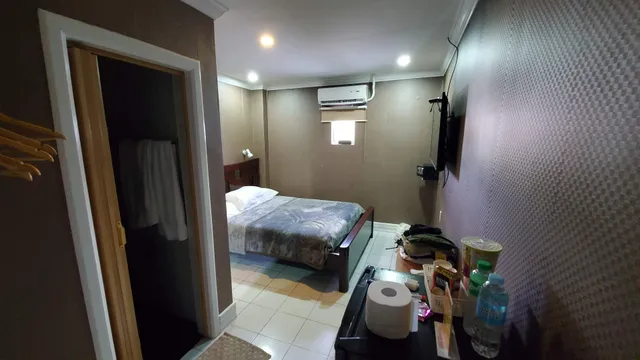 Thumbstar Hotel And Bar