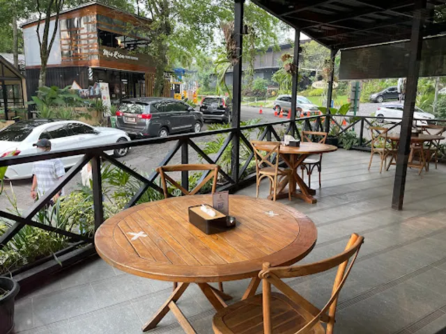 Finch Coffee & Kitchen