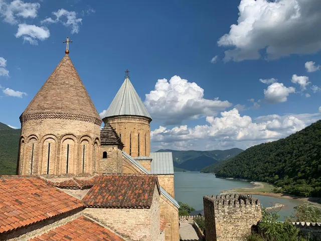 Ananuri · Zhinvali Dam