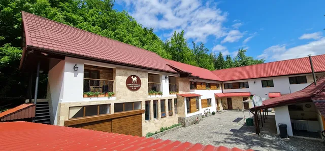 Complex Turistic Căprioara cazare, restaurant, piscina, camping