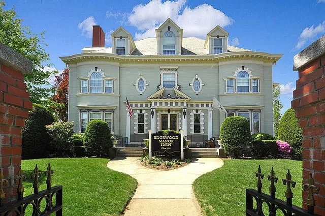 Edgewood Manor Inn Bed And Breakfast