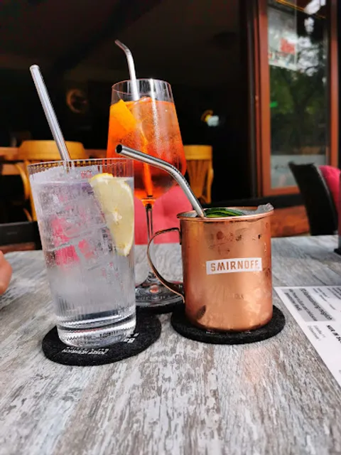 Josef Heinrich Bar & Kneipe