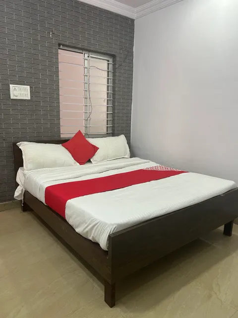 OYO Hotel Ashiyana Square