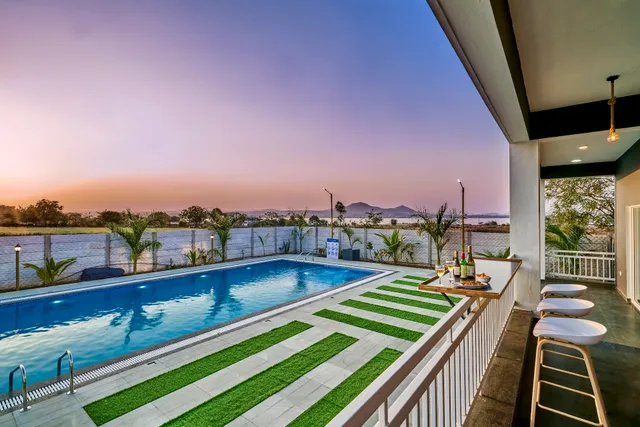 SaffronStays Six Oaks - 6 bedroom villa in Nashik