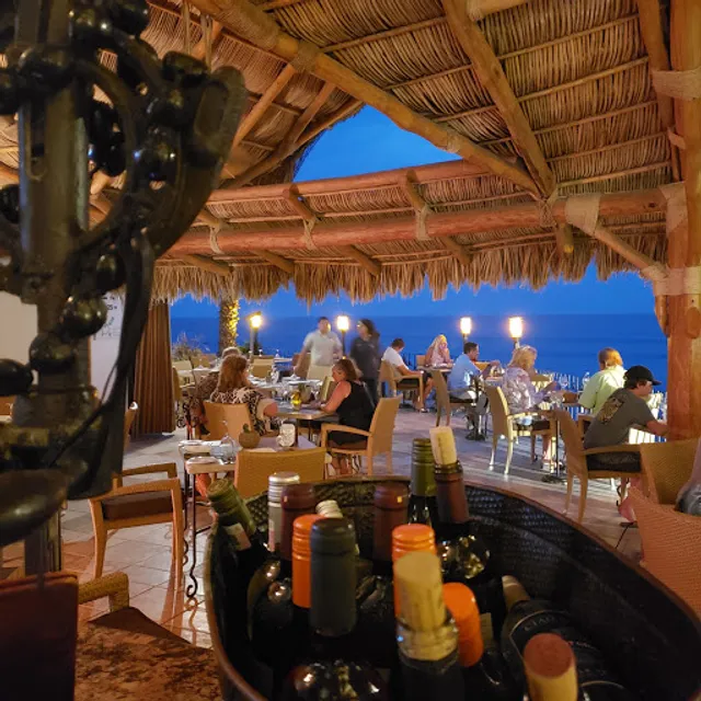 7 Seas Grille & Seafood