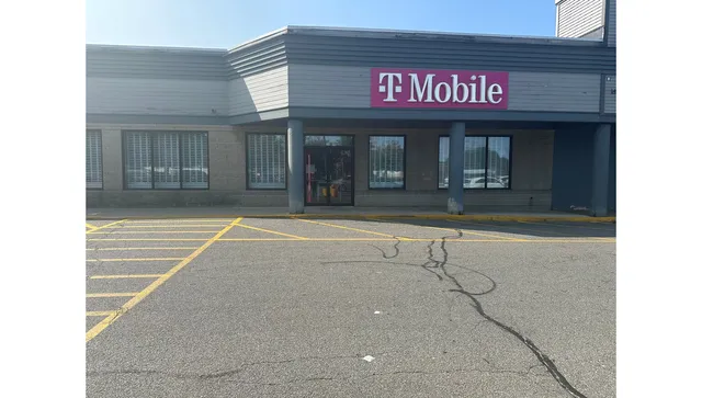 T-Mobile Experience Store