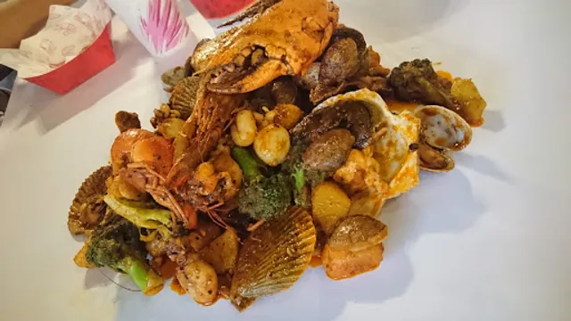 Shell Out® Sentrio Pandan