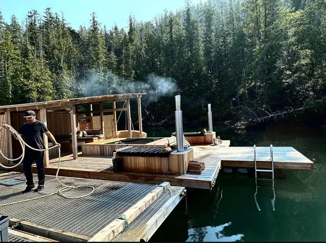 Moon Jelly Bathhouse