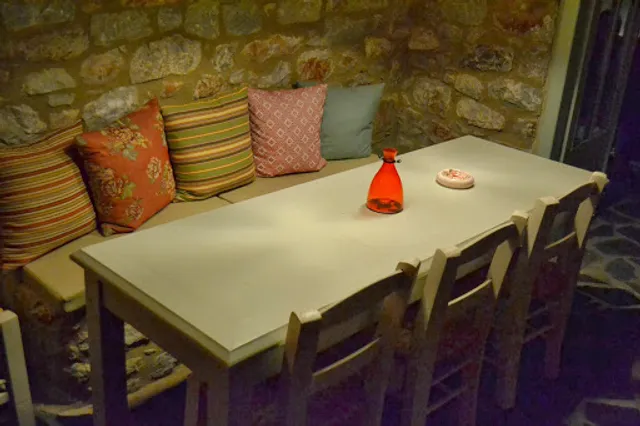 STI ROUGA (ΣΤΗ ΡΟΥΓΑ)