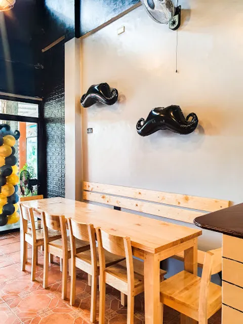 Gwapitos Grill & Resto Bar