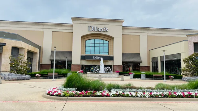 Dillard's
