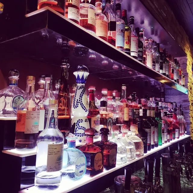 Larsen's Steakhouse -- Encino