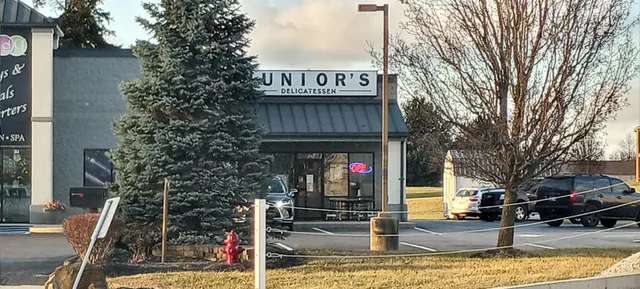Junior’s Delicatessen