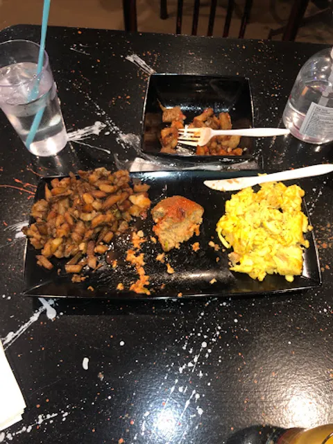 Lovelee Vibes Bar & Grill