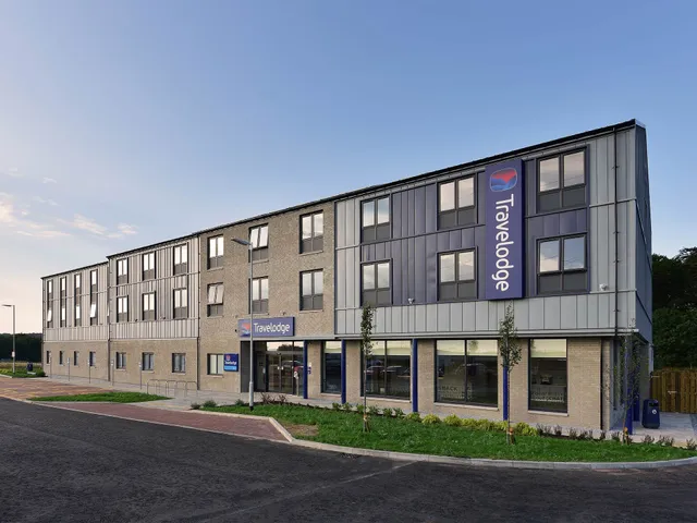 Travelodge Elgin Hotel