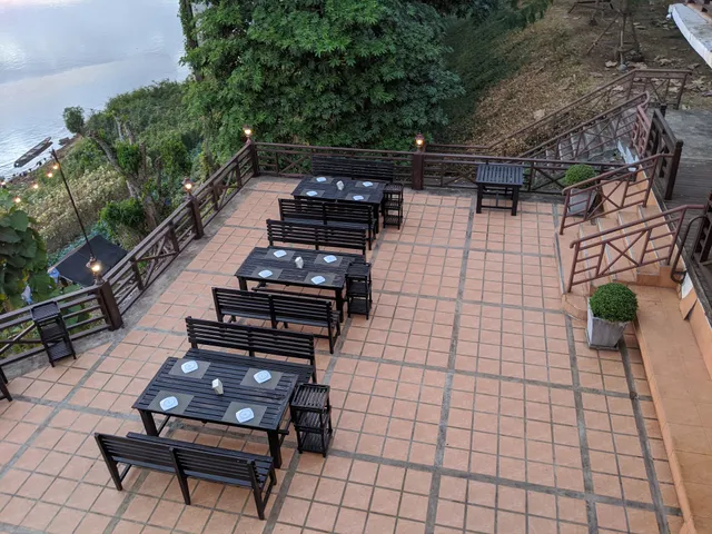 Sa La Gang Kong Restaurant