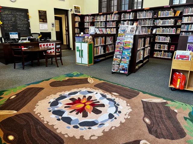 Coventry Village Branch of Heights Libraries