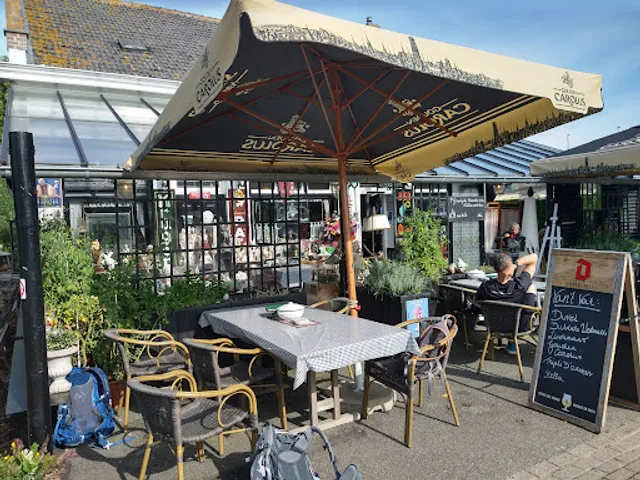 Cafe The Drowned Land