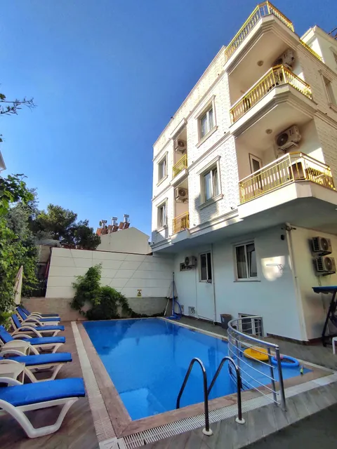 Golden Spark Apart Hotel