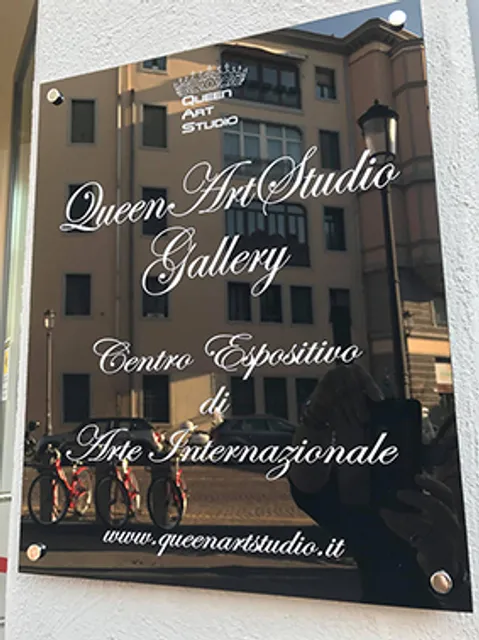 QueenArtStudio Gallery
