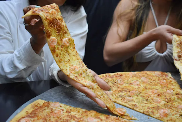 Rhino Pizzas Gigantes