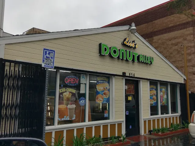 Lisa’s Donut Alley